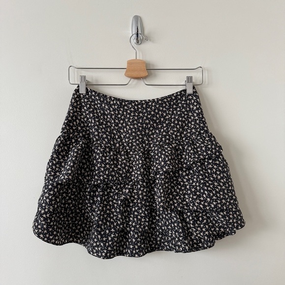 Aritzia-Black Star Patterned Ruffle Mini Skirt - Picture 5 of 6